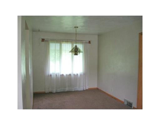 830 Wilhelm Road Hermitage, PA 16148 - Photo 4 of 7 Dining Room.
