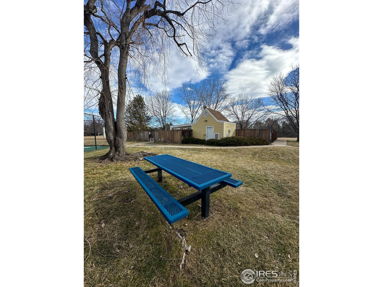 4491 Wellington Road Boulder, CO 80301 - Photo 37 of 40 a bench sitting in the middle of a building