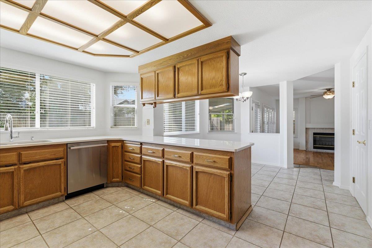 1102 Creek Ridge Court Roseville, CA 95747 - Photo 13 of 49