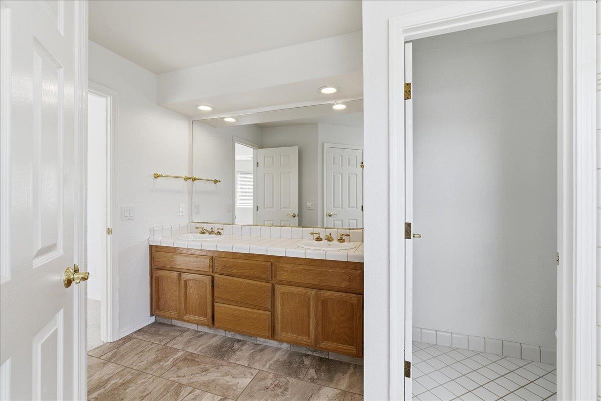 1102 Creek Ridge Court Roseville, CA 95747 - Photo 31 of 49