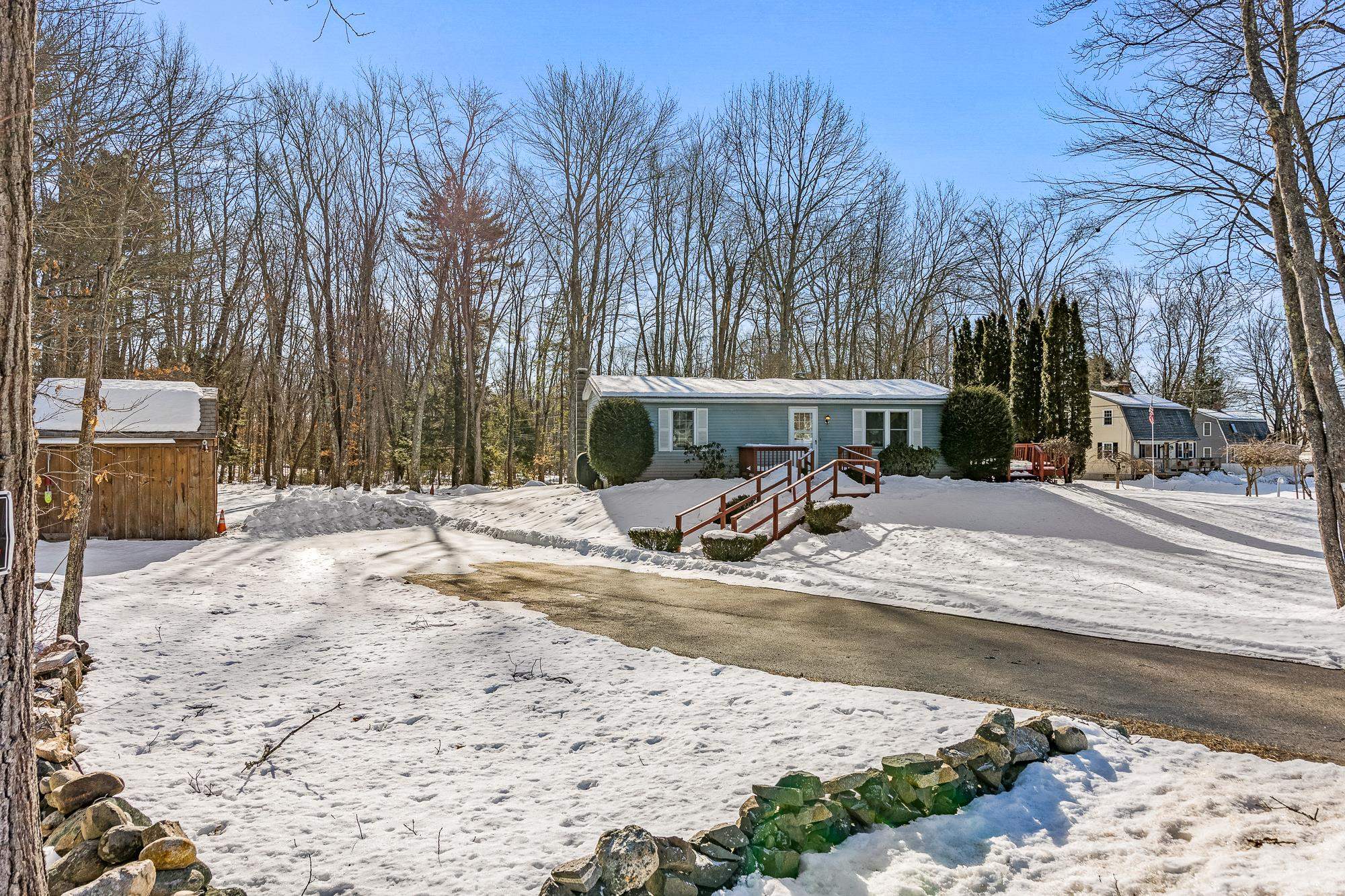 102 England Road Rochester, NH 03867 - Photo 3 of 38