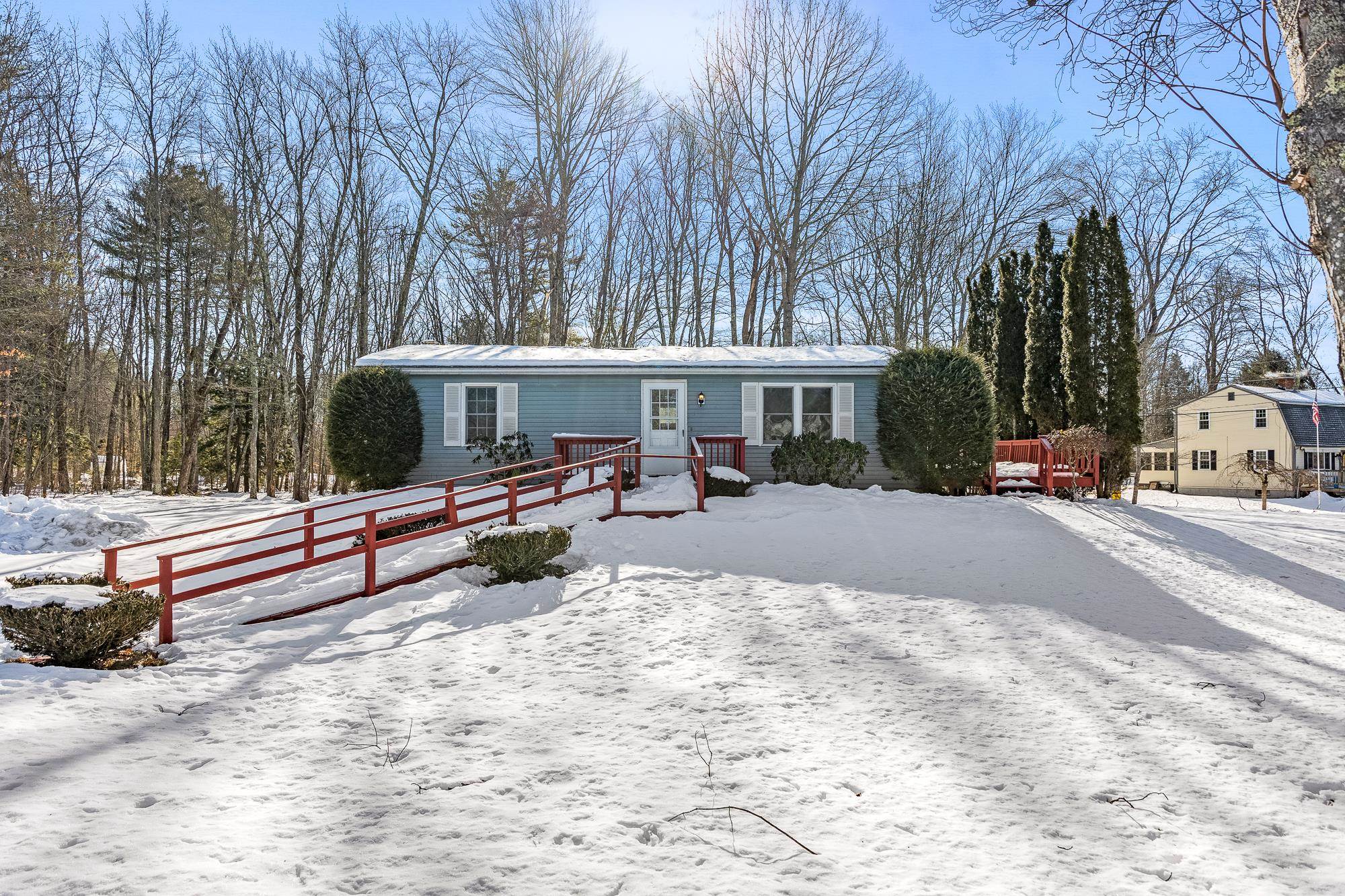 102 England Road Rochester, NH 03867 - Photo 4 of 38