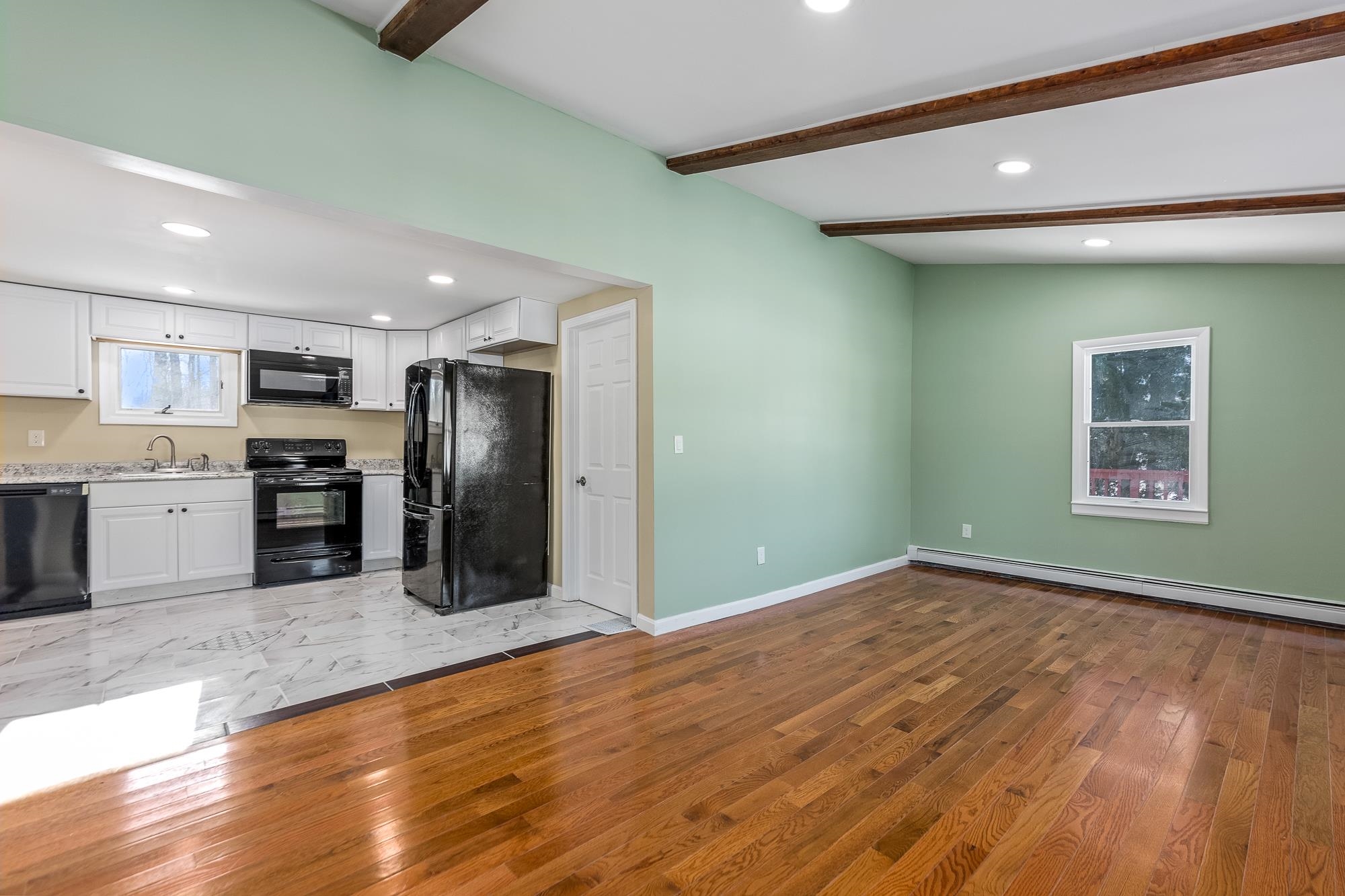 102 England Road Rochester, NH 03867 - Photo 8 of 38