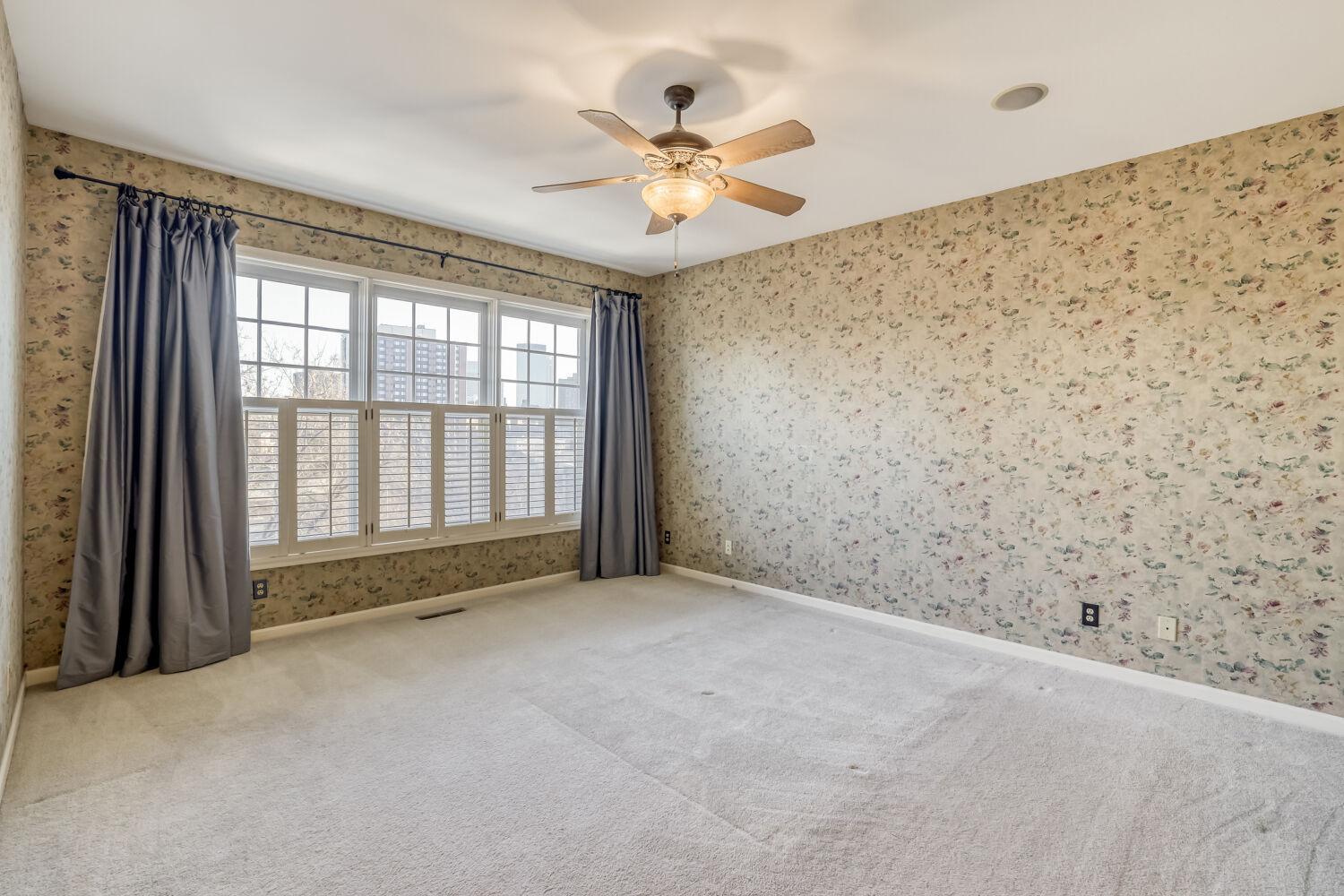 228 Ridgewood Avenue Minneapolis, MN 55403 - Photo 14 of 27