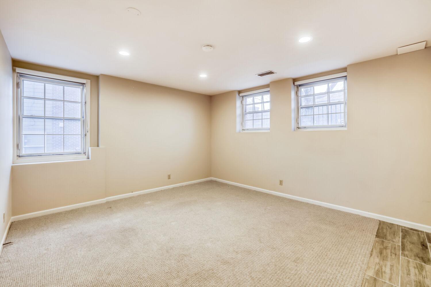 228 Ridgewood Avenue Minneapolis, MN 55403 - Photo 21 of 27