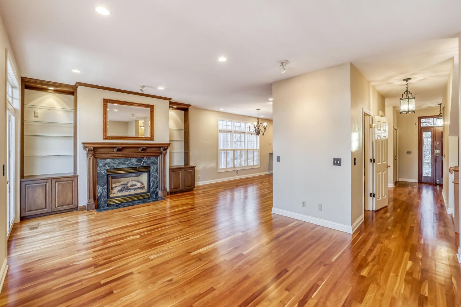 228 Ridgewood Avenue Minneapolis, MN 55403 - Photo 4 of 27