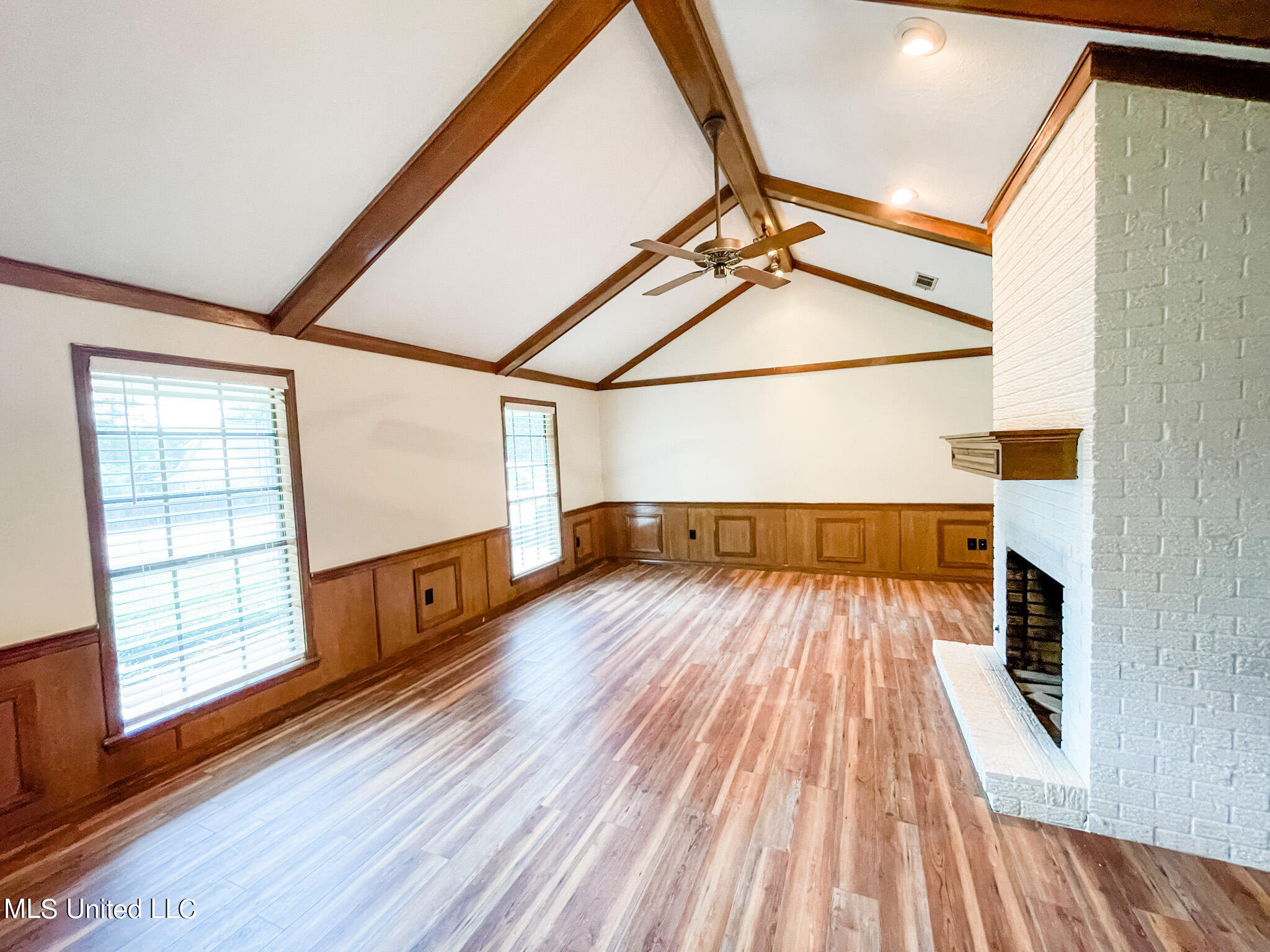 238 Oak Bend Madison, MS 39110 - Photo 3 of 16 Living 1