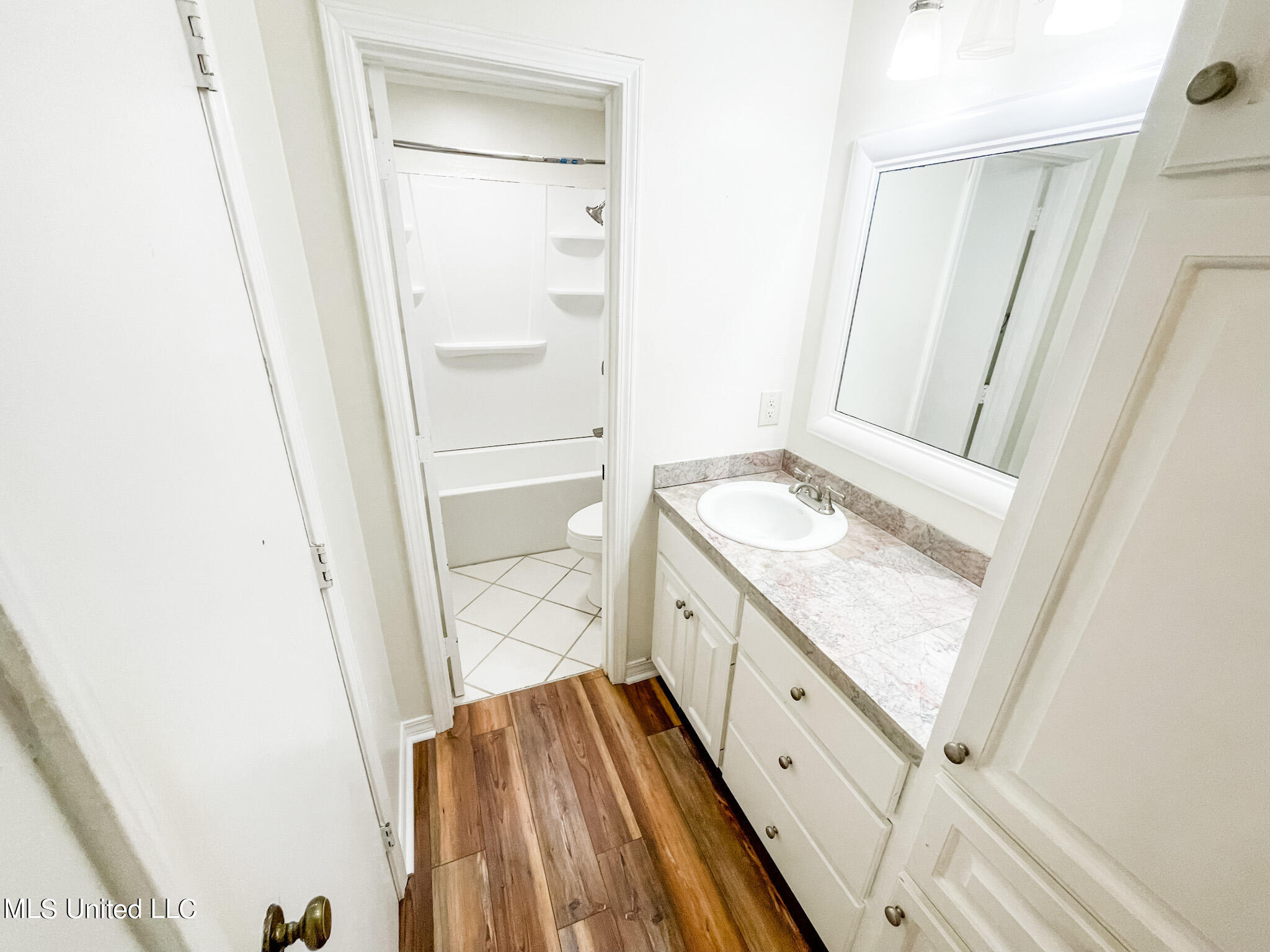 238 Oak Bend Madison, MS 39110 - Photo 8 of 16 Master bath