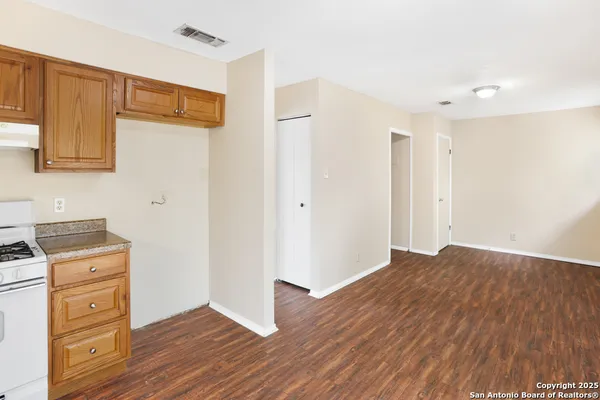 $1,050 | 10922 Wayward Drive, San Antonio, TX 78217