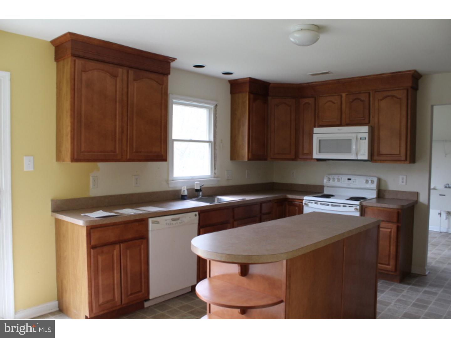43 Andover Road Glenmoore, PA 19343 - Photo 5 of 16 Kitchen