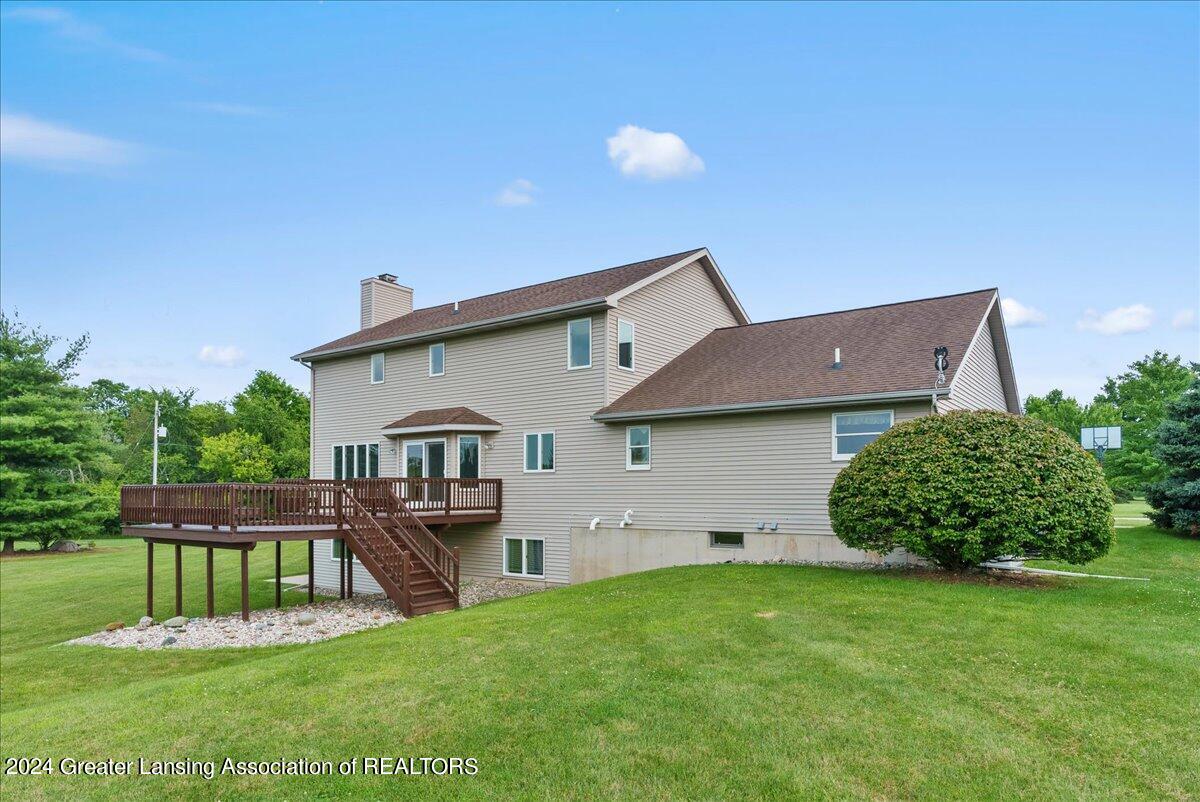 8310 Clark Road Grand Ledge, MI 48837 - Photo 5 of 47 17-Media Jett - 16
