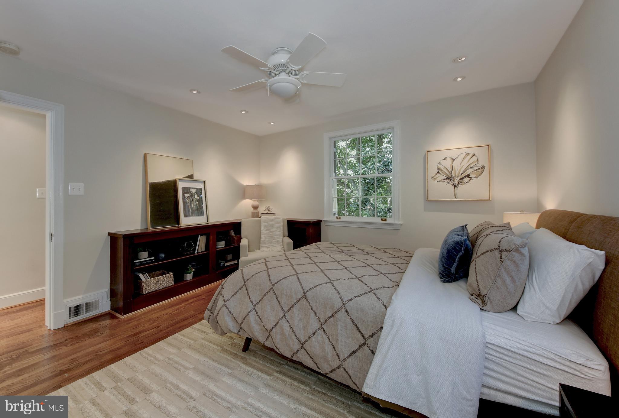 4020 Reno Road Northwest Washington, DC 20008 - Photo 23 of 61 Built in bookcase in second bedroom