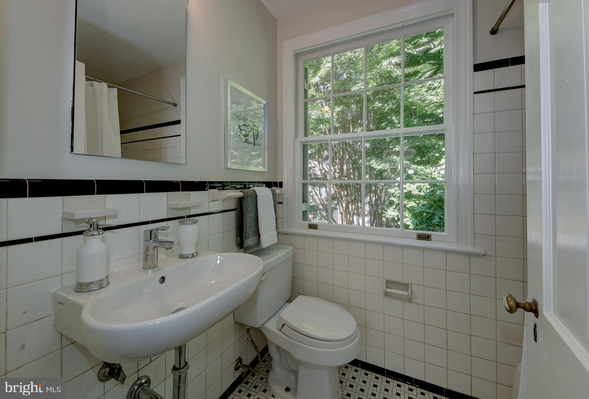 4020 Reno Road Northwest Washington, DC 20008 - Photo 29 of 61 Owner suite ceramic tile bathroom