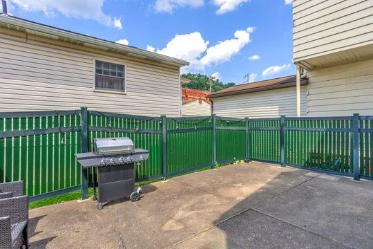 1850 Middle Street Pittsburgh, PA 15215 - Photo 27 of 27 a view of a deck with a yard