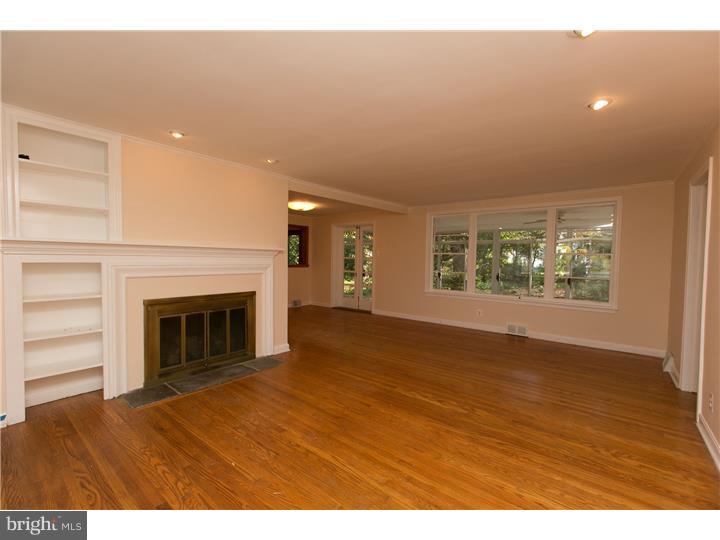 506 Paper Mill Road Oreland, PA 19075 - Photo 5 of 24 Living Room