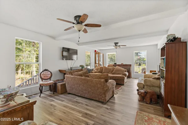 $425,000 | 724 Meriweather Drive, Ridgeland, SC 29936