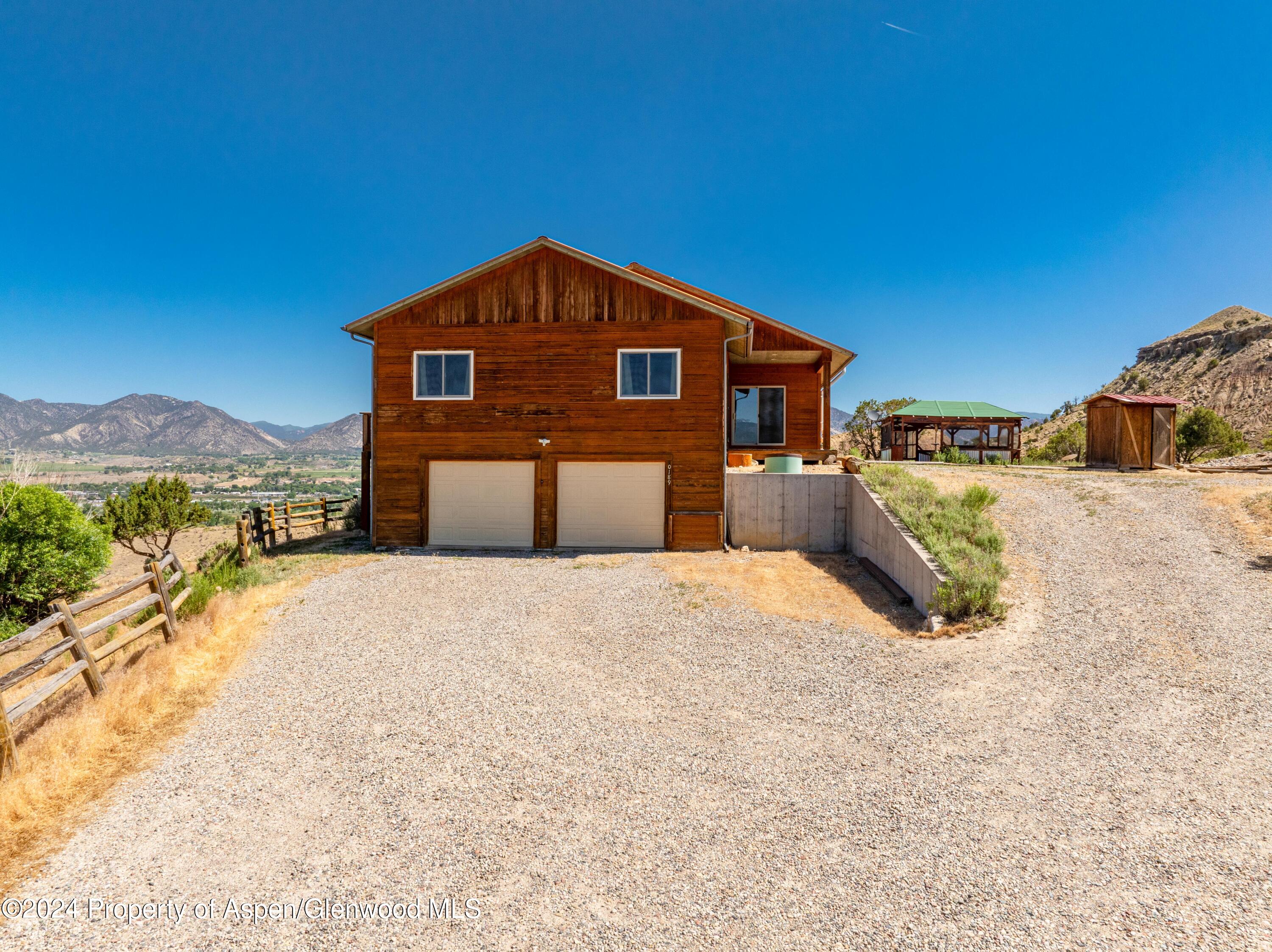 189 Rio Bravo Road Silt, CO 81652 - Photo 29 of 32 garage entry