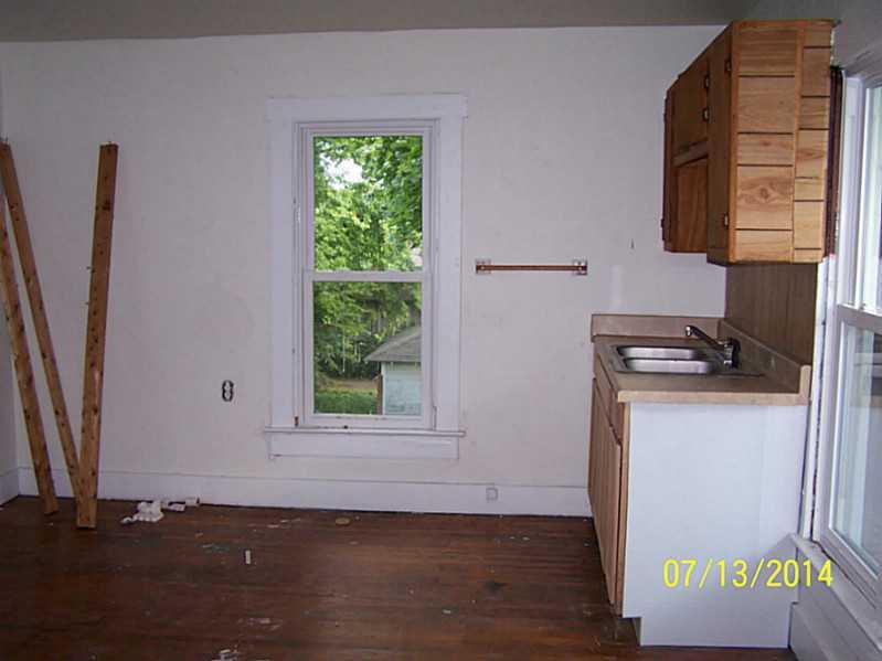 705 Grant Street Springfield, OH 45504 - Photo 9 of 12