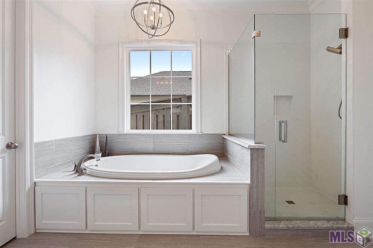 11129 Preservation Way Baton Rouge, LA 70810 - Photo 10 of 18 Master Bathroom