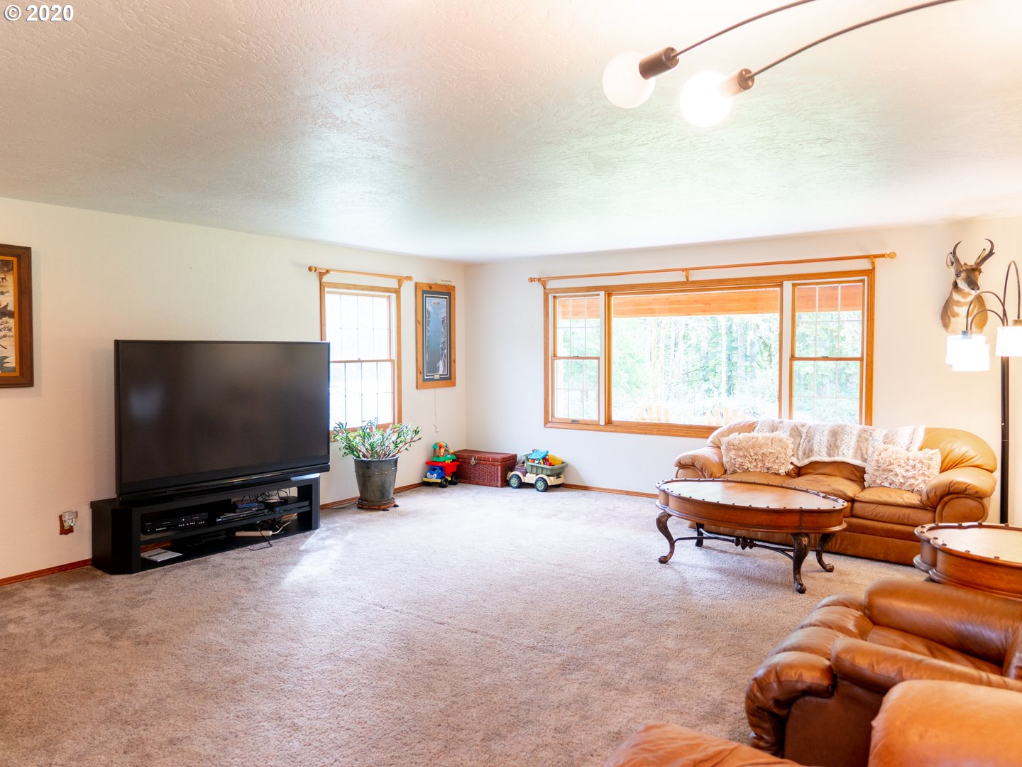 27481 Riggs Hill Road Sweet Home, OR 97386 - Photo 2 of 25 Gallery Image 2
