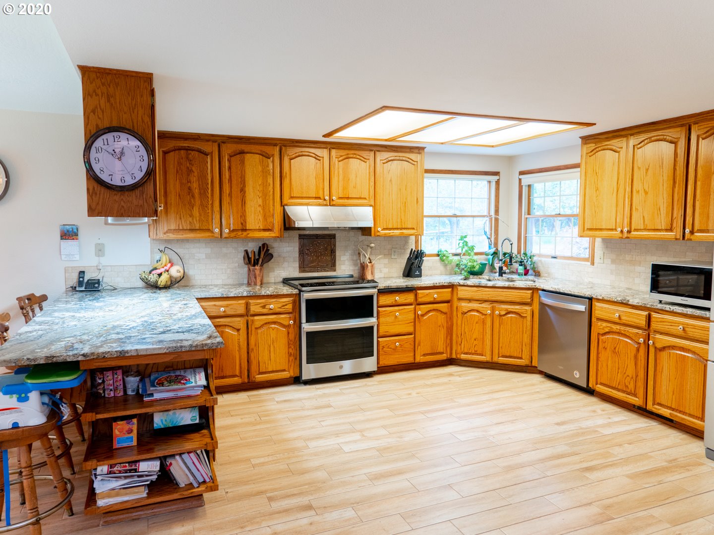 27481 Riggs Hill Road Sweet Home, OR 97386 - Photo 5 of 25 Gallery Image 5
