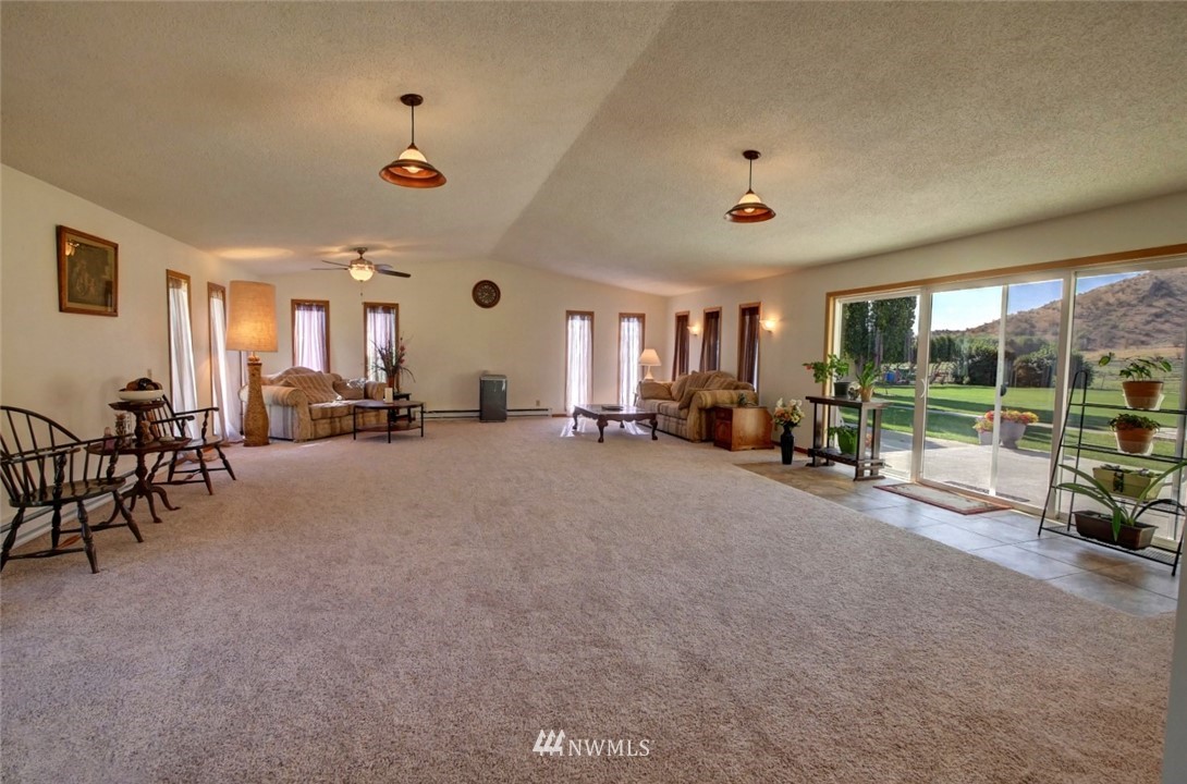 35 Vic Smith Road Omak, WA 98841 - Photo 3 of 38 Gallery Image 3
