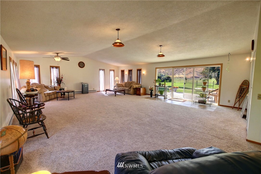 35 Vic Smith Road Omak, WA 98841 - Photo 4 of 38 Gallery Image 4