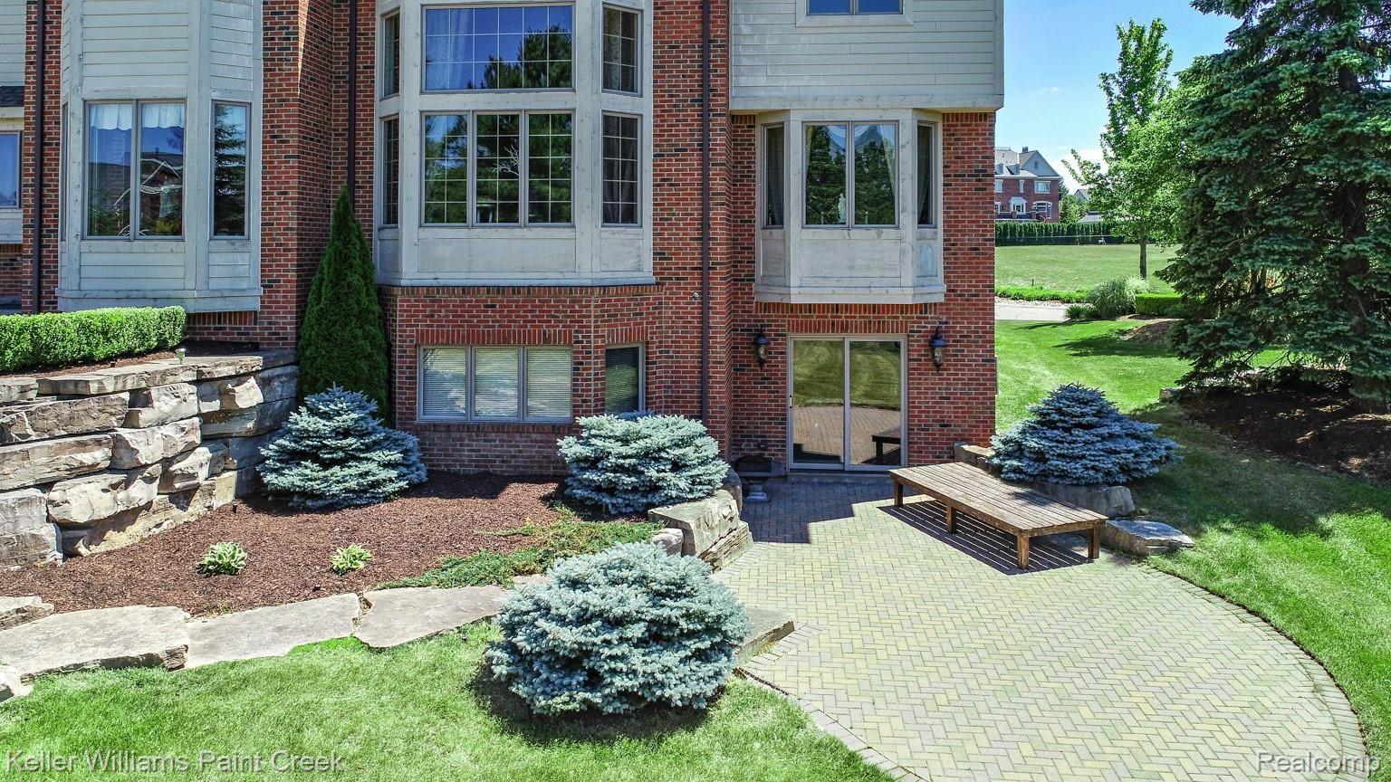 2926 Croftshire Court Rochester, MI 48306 - Photo 67 of 72 DJI_0128.jpg