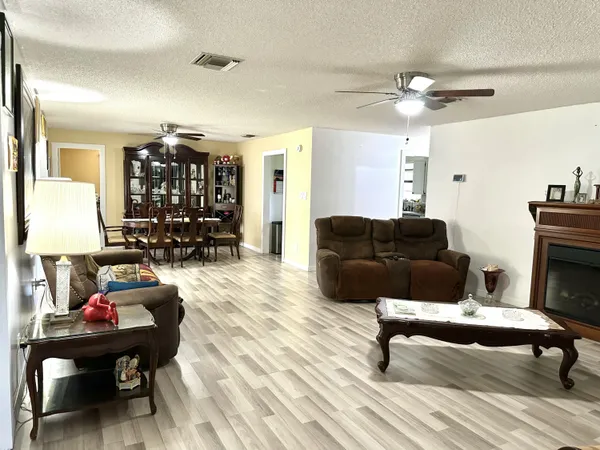 a view of utility room