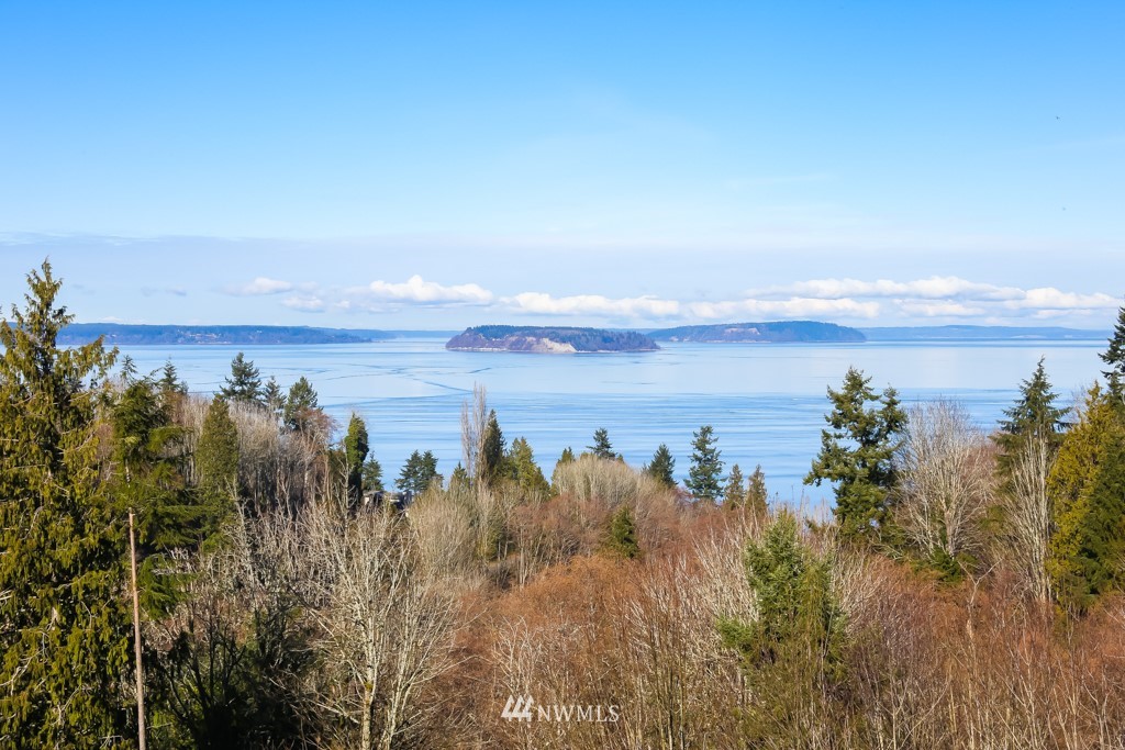330 Heather Road Everett, WA 98203 - Photo 1 of 21