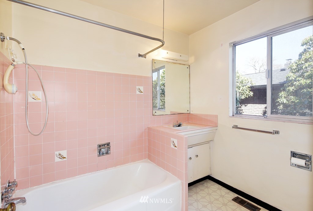 330 Heather Road Everett, WA 98203 - Photo 14 of 21