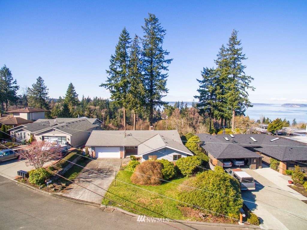 330 Heather Road Everett, WA 98203 - Photo 4 of 21