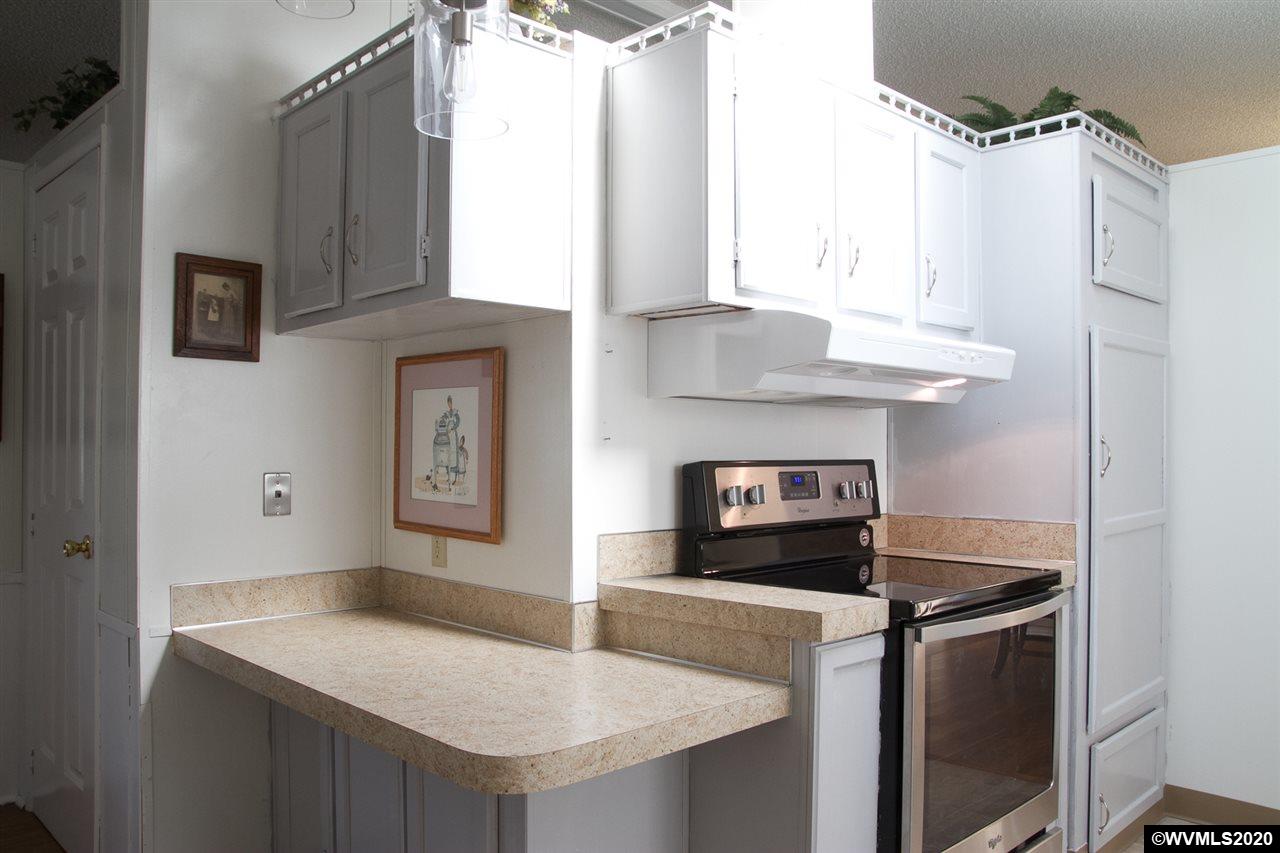5422 Portland Road Northeast, Unit 107E Salem, OR 97305 - Photo 19 of 27 Gallery Image 19