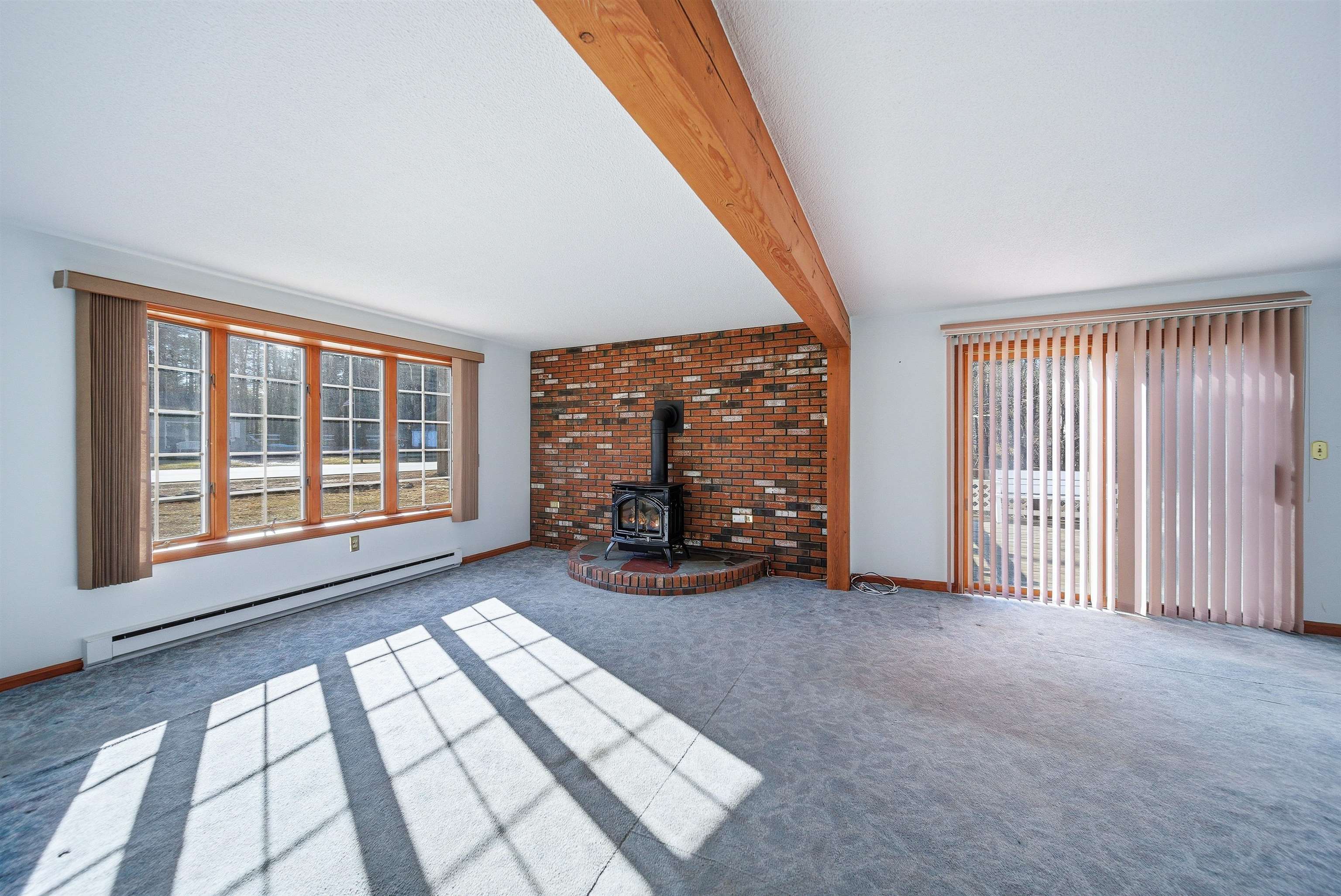 48 Dracut Road Hudson, NH 03051 - Photo 5 of 45 Gallery Image 5