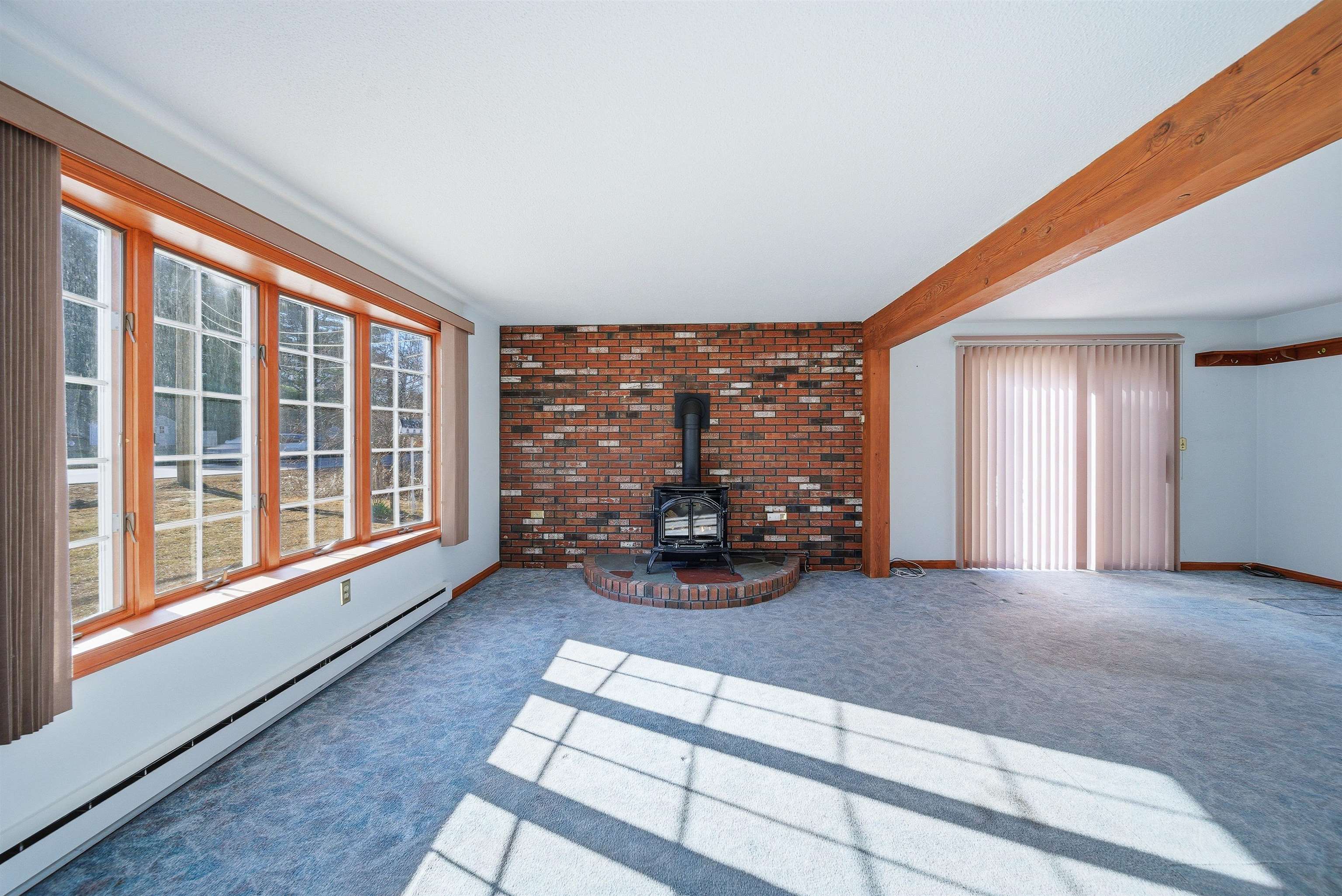 48 Dracut Road Hudson, NH 03051 - Photo 6 of 45 Gallery Image 6