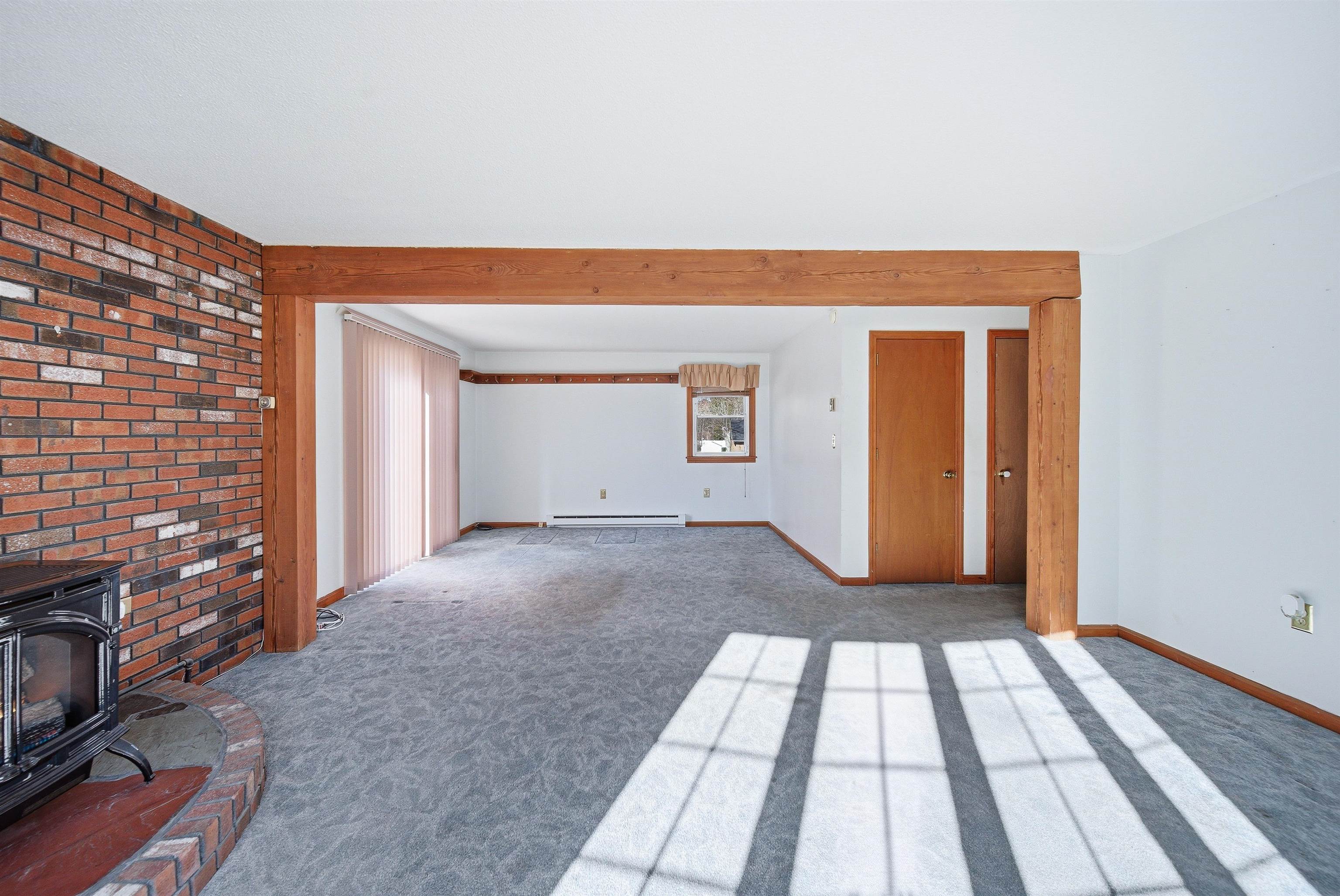 48 Dracut Road Hudson, NH 03051 - Photo 10 of 45 Gallery Image 10
