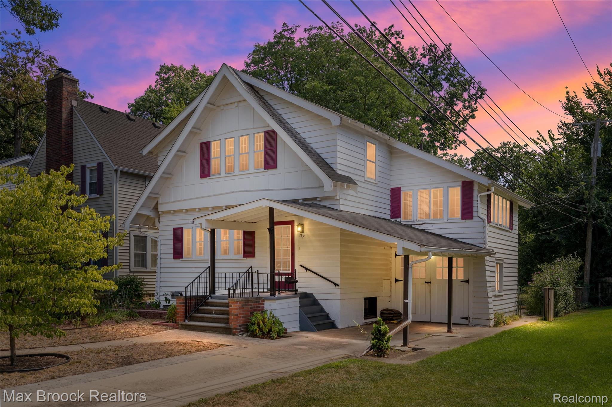 37 Hanover Road Pleasant Ridge, MI 48069 - Photo 32 of 41 Twilight