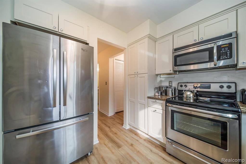 3136 Primrose Drive Rochester Hills, MI 48307 - Photo 14 of 37