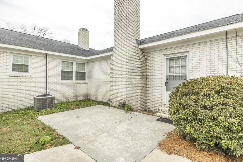35 Commerce Street Alamo, GA 30411 - Photo 9 of 37 front view of a house