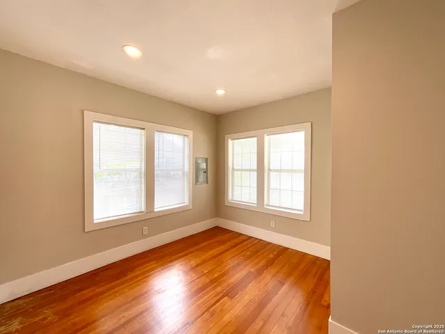 $1,549 | 1427 Burnet Street, San Antonio, TX 78202