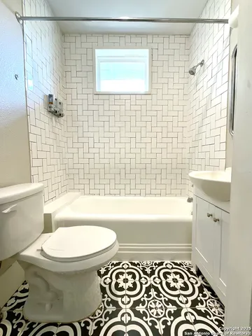 $1,549 | 1427 Burnet Street, San Antonio, TX 78202