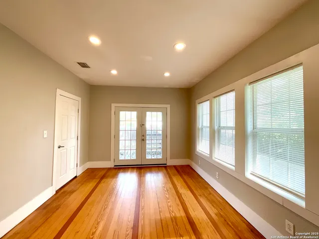 $1,549 | 1427 Burnet Street, San Antonio, TX 78202