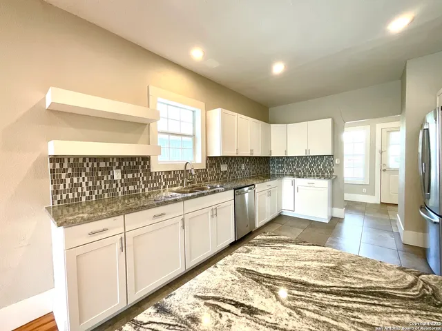 $1,549 | 1427 Burnet Street, San Antonio, TX 78202