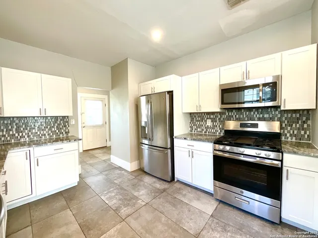 $1,549 | 1427 Burnet Street, San Antonio, TX 78202