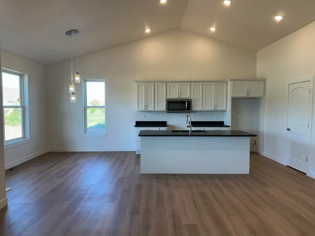 $479,900 | 920 Clover Court, Menasha, WI 54952