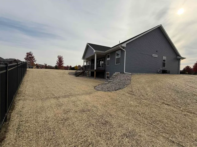 $479,900 | 920 Clover Court, Menasha, WI 54952