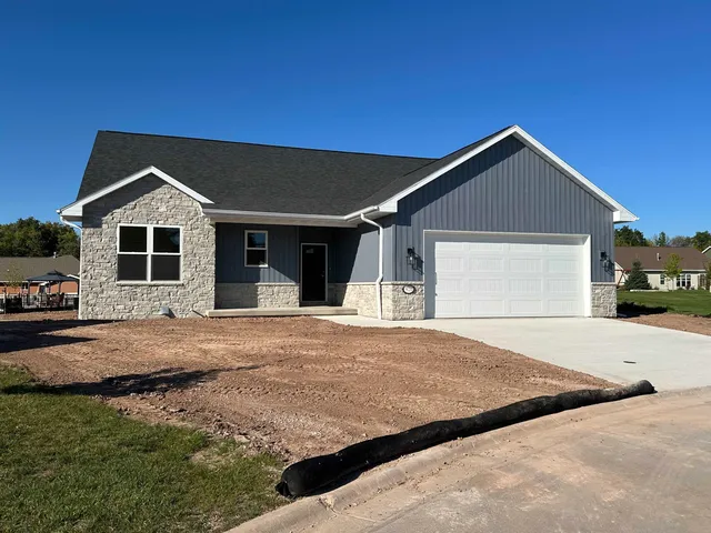 $479,900 | 920 Clover Court, Menasha, WI 54952