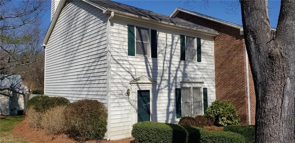 $1,595 | 2538 Cottage Place, Greensboro, NC 27455