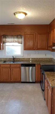 $1,695 | 2538 Cottage Place, Greensboro, NC 27455