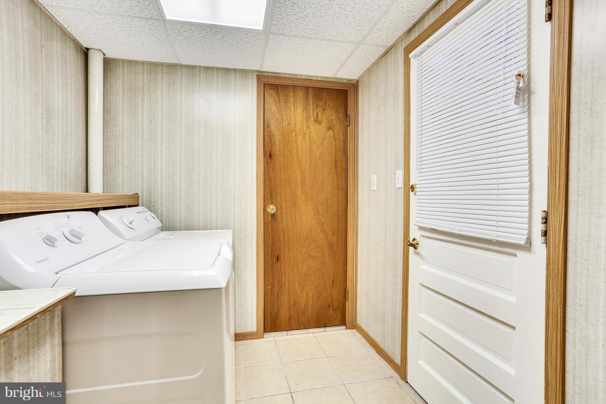 8531 Creek Road Pasadena, MD 21122 - Photo 23 of 29 Laundry Room